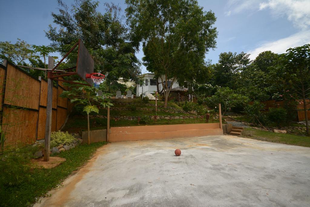 Hilltop Pool And Villa Puerto Princesa Kültér fotó