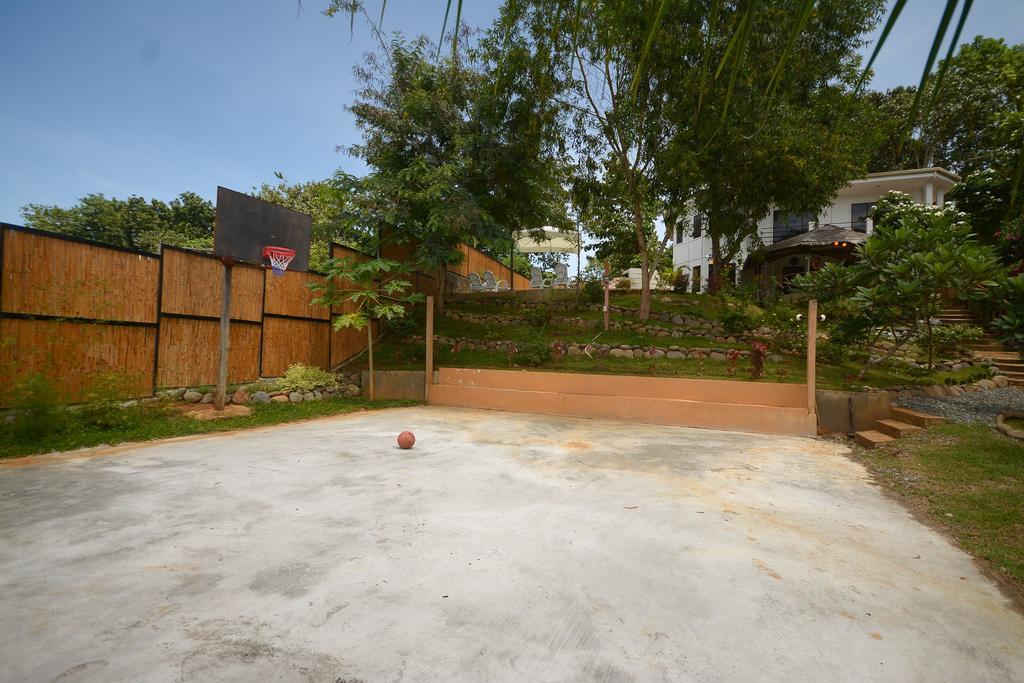 Hilltop Pool And Villa Puerto Princesa Kültér fotó