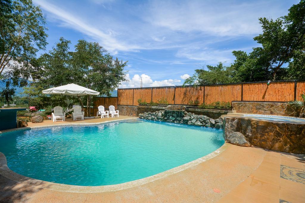 Hilltop Pool And Villa Puerto Princesa Kültér fotó