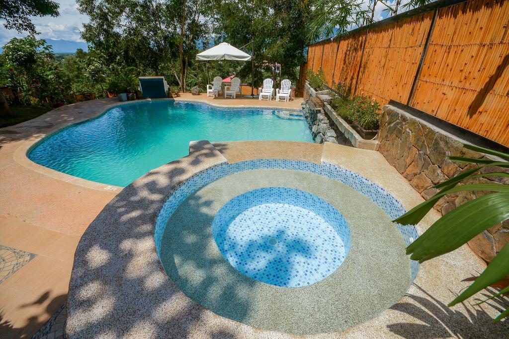 Hilltop Pool And Villa Puerto Princesa Kültér fotó